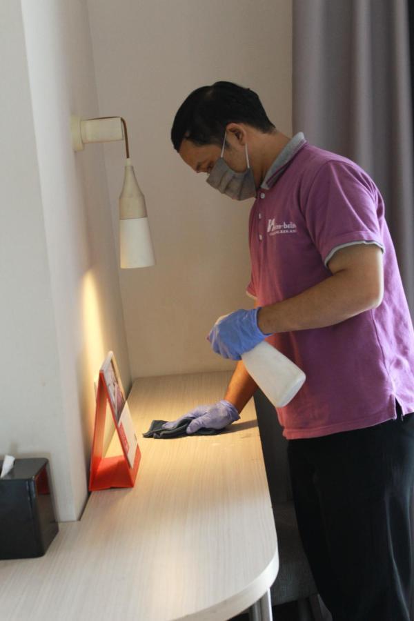 Swiss-Belinn Cikarang Buitenkant foto