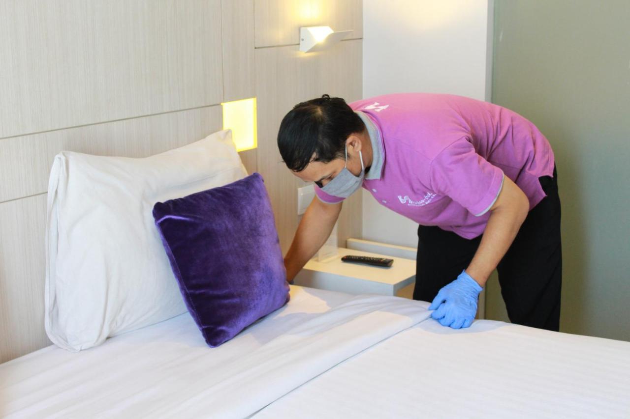 Swiss-Belinn Cikarang Buitenkant foto