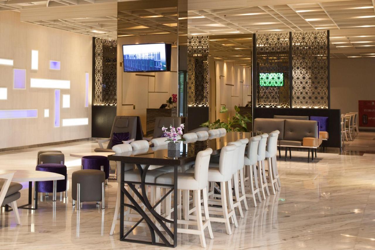 Swiss-Belinn Cikarang Buitenkant foto