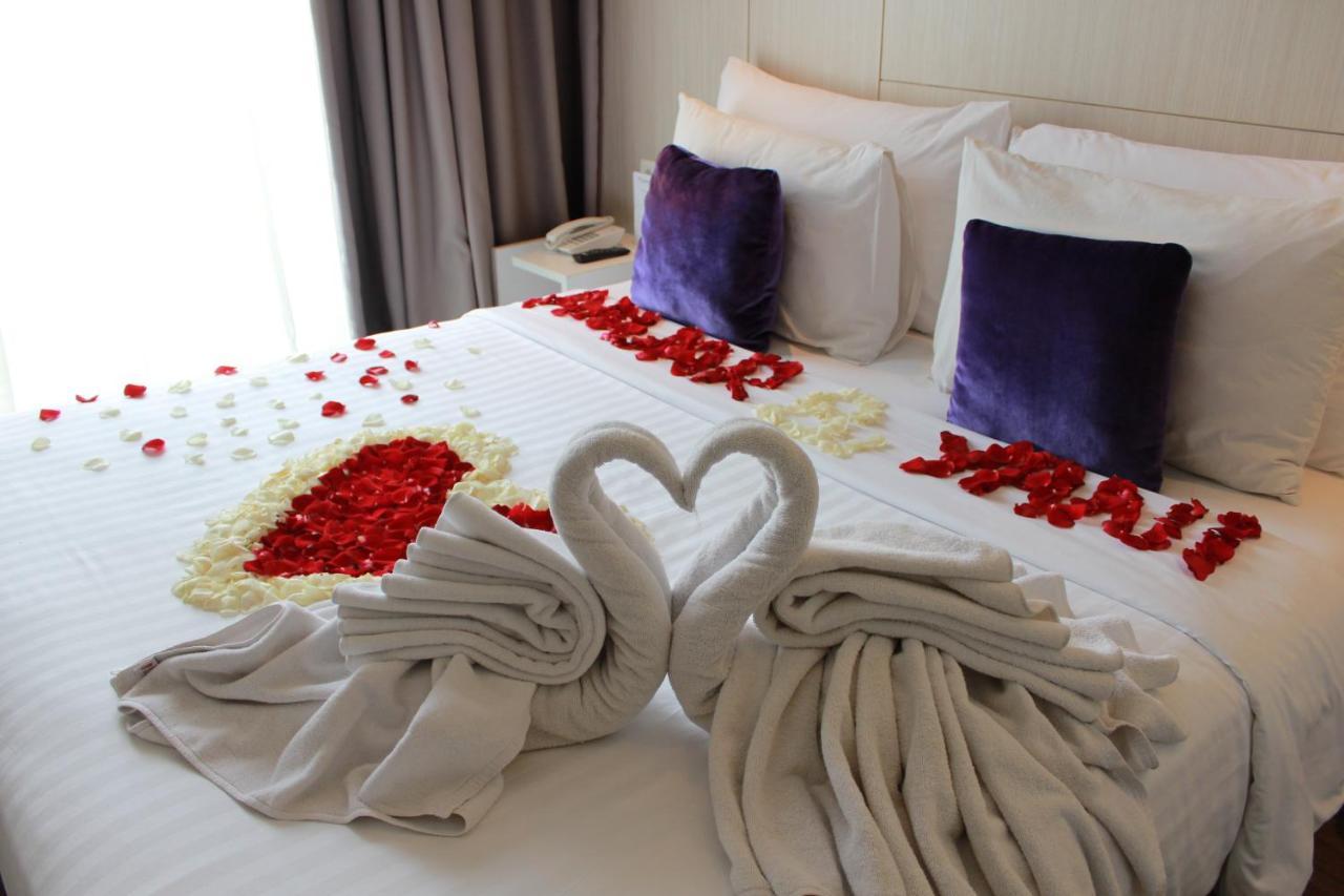 Swiss-Belinn Cikarang Buitenkant foto