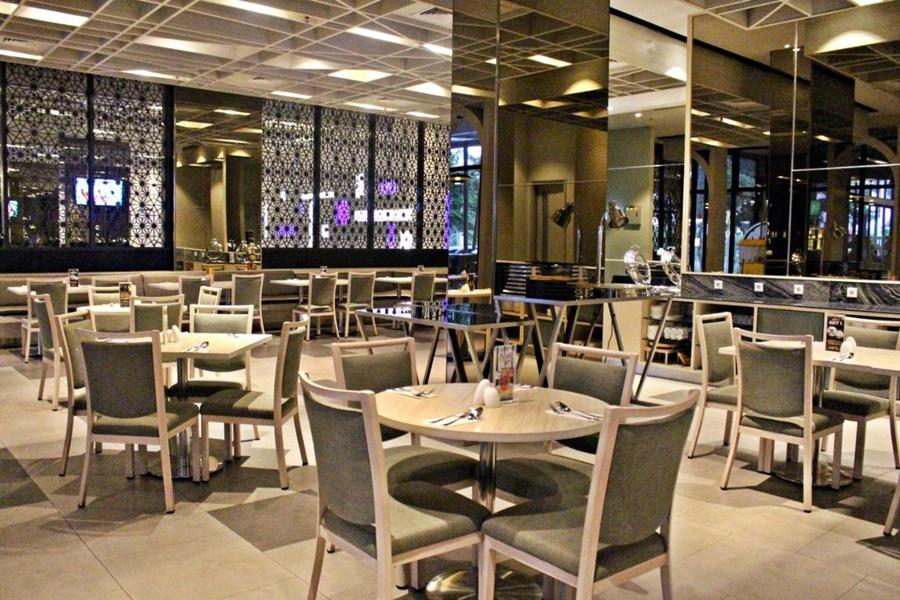 Swiss-Belinn Cikarang Buitenkant foto