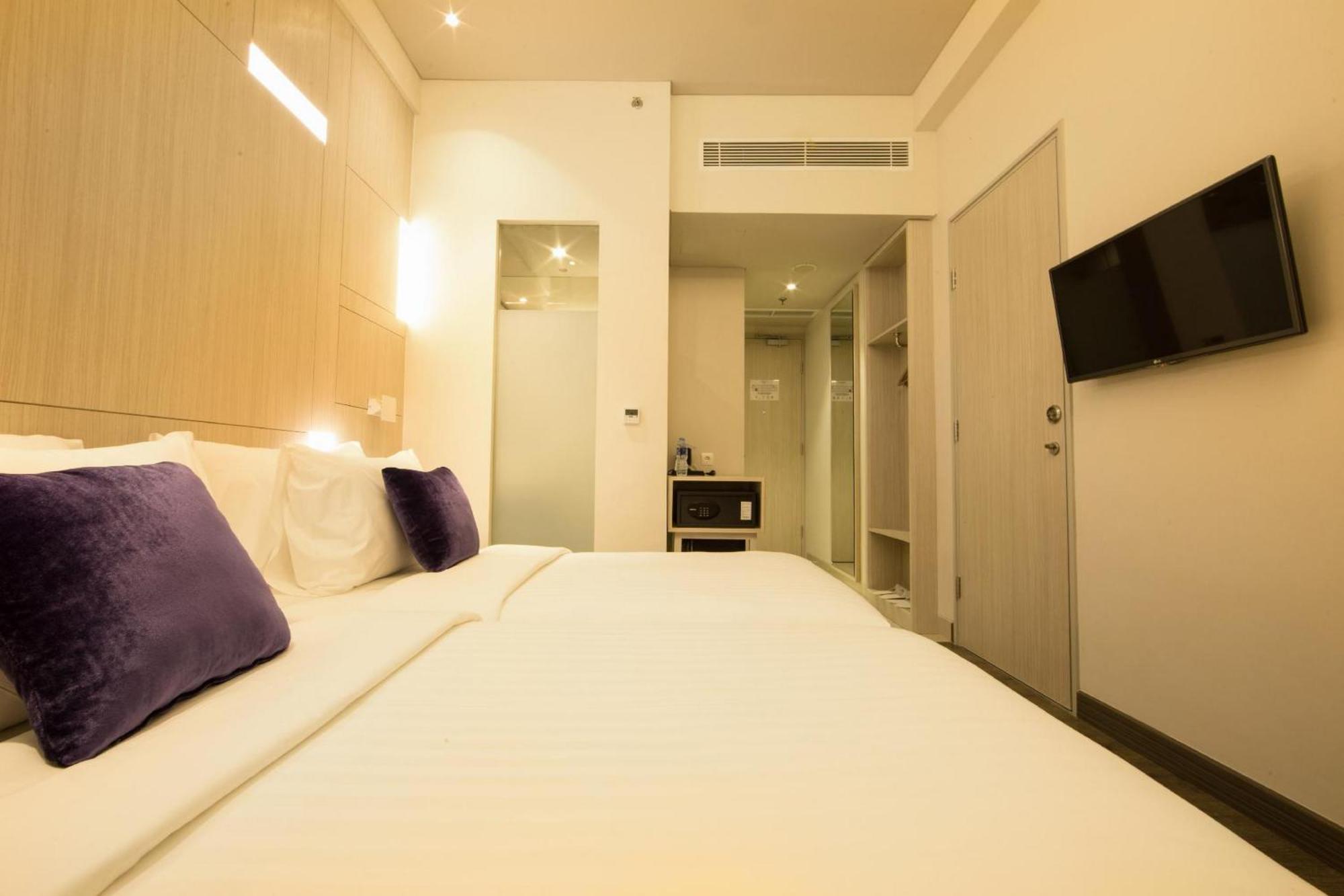 Swiss-Belinn Cikarang Buitenkant foto