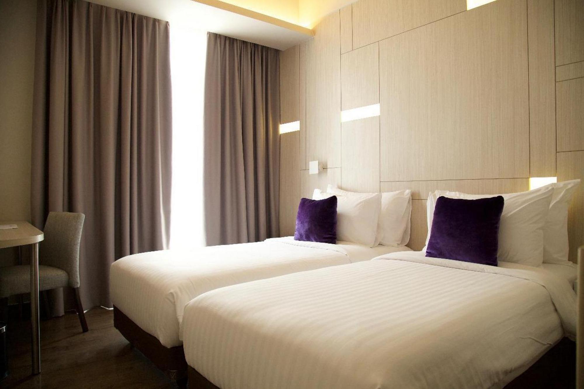 Swiss-Belinn Cikarang Buitenkant foto