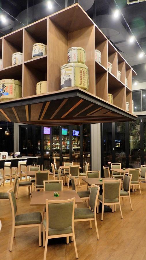 Swiss-Belinn Cikarang Buitenkant foto