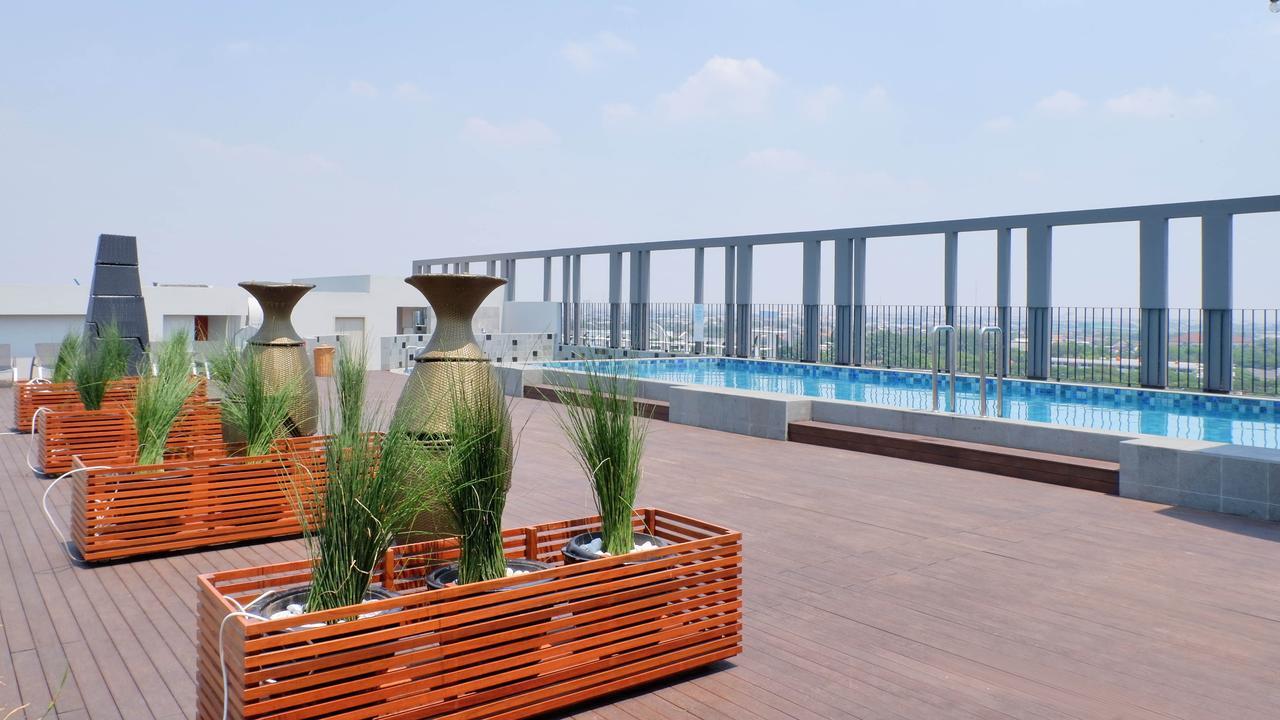 Swiss-Belinn Cikarang Buitenkant foto